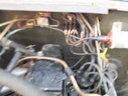 UAZ 469, UAZ 469B: Skąd idą dwa przewody? Nie odpala po urwaniu jednego