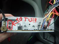 Radio z chinch podłączone pod subwoofer?