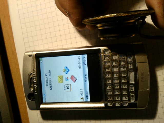 Sony Ericson P990i - jak otworzyć klapkę/klawiaturę?