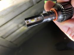 BEVINSE - Zamiennik LED do samochodowych świateł drogowych