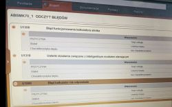 Ekran diagnostyczny błędów z systemu ABS Peugeot 206+, pokazujący kody błędów U1308, U1318 i U1000.