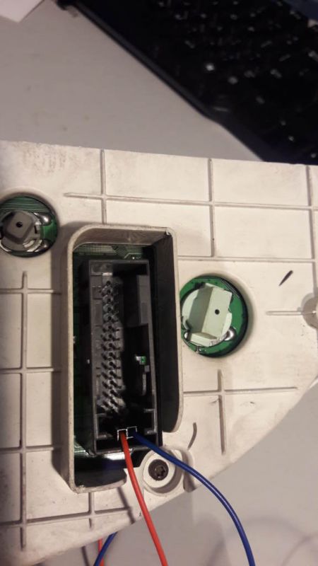 Ford / Mondeo / MK3 Speedometer - CAN - I need data about the meter pinout Ford / Mondeo / MK3 Speedometer - CAN - I need data about the meter pinout