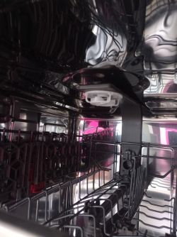 Whirlpool zmywarka nieszczelna – jak uszczelnić, czy naprawa możliwa samodzielnie?