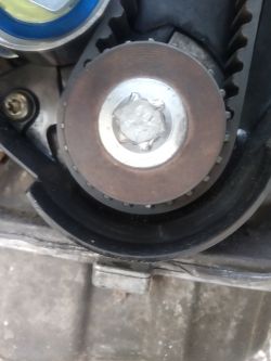 Vectra C 1.8 z18xe - Szarpanie na wolnych obrotach - przestawiony rozrząd?