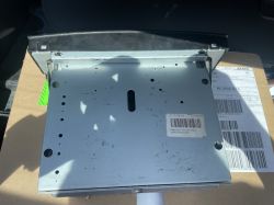 Jak przywrócić do działania stację multimedialną w Touareg 2003 - brak danych o modelu