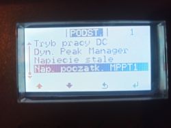 Wyświetlacz falownika Fronius z menu ustawień parametrów DC i MPPT