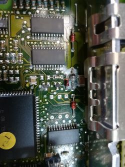 Omega 2.5 v6 - nieregularna praca silnika, zdjęcia sterownika. Czy to wina?