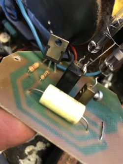 Stroboskop Elektra - wymiana żarówki nie przynosi efektów, urządzenie pobiera prąd