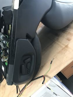 Range Rover Evoque - Podłączenie elektrycznie sterowanych foteli