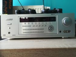 Thomson DPL2000 - Wzmacniacz po każdym wyłączeniu resetuje ustawienia