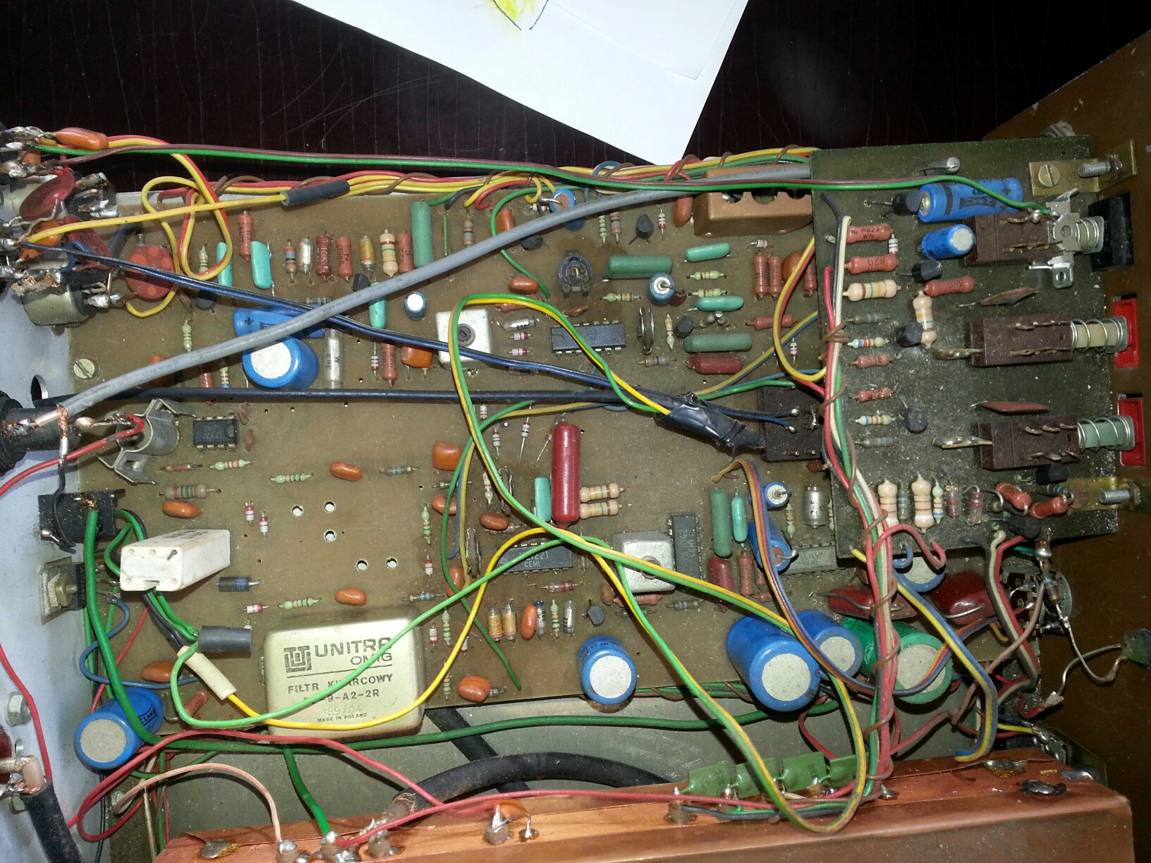 Transceiver KF ha90 poszukuje przewodu zasilającego