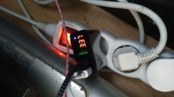 Ładowarka sieciowa 3xUSB z woltomierzem i amperomierzem