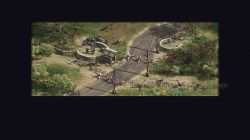 Zrzut ekranu z gry Commandos 2 zainstalowanej z mod HD, pokazujący wojskowy punkt kontrolny na ekranie, który nie wypełnia całego pola widzenia.