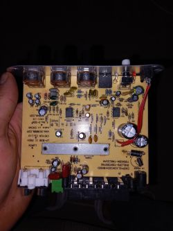 Wzmacniacz samochodowy używany - pali bezpiecznik, dioda opornicza IN5409 MIC - co robić?