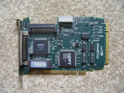 Kontroler DPT PM2044W SCSI na dywanie