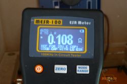 Ujemna wartość ESR w kondensatorze stałym 22µF/250V - pomiar, przyczyny i możliwe konsekwencje