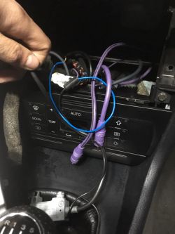 Audi S4 B5: Brak dźwięku w tylnych głośnikach po zmianie radia na Symphony