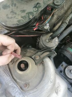 Fiat UNO - Nie wiem gdzie włożyć przewód. Fiat UNO - Nie wiem gdzie włożyć przewód.