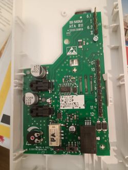 Płytka drukowana domofonu SSS Siedle HTA 811 z widocznym oznaczeniem i elementami elektronicznymi.