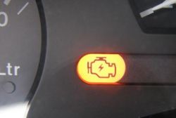 Corsa B 1.4V8 X14SZ świeci się pomarańczowa kontrolka - silnik nie równo pracuje Corsa B 1.4V8 X14SZ świeci się pomarańczowa kontrolka - silnik nie równo pracuje