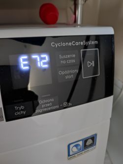 Electrolux EW9HEU478R - Błąd E72, test pływaka, czujnik NTC, menu serwisowe, zbiornik pusty/pełny
