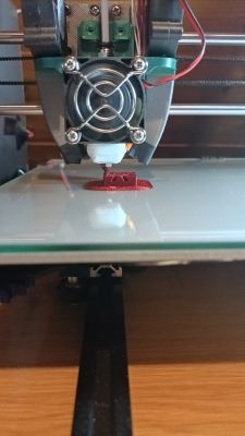 Problem z odklejaniem się wydruku po trzeciej warstwie na Anet A8 Plus - przyczyny i porady