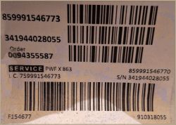 Etykieta z kodami kreskowymi i numerami identyfikacyjnymi.