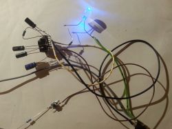 Impulsowy przekaźnik bistabilny (sterowanie jedną cewką)