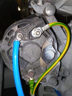 Schemat podłączenia alternatora i regulatora napięcia do Ursusa C 330