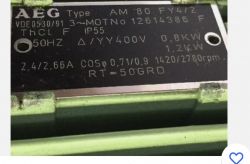 Tabliczka znamionowa silnika AEG z parametrami technicznymi