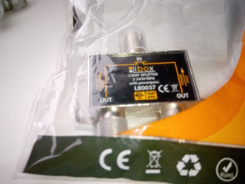 Jak rozprowadzić sygnał telewizji kablowej na dwa odbiorniki bez utraty mocy sygnału?