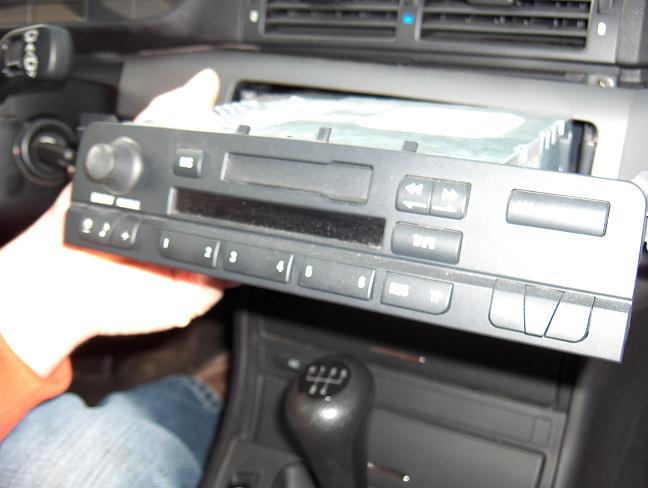 Jaka zmieniarka do BMW 320 rok 2001