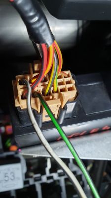 Podłączenie kierunkowskazów do modułu komfortu Golf 4