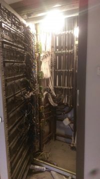 Zdjęcia najlepszych i najgorszych instalacji elektrycznych.