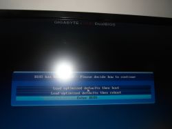 Brak dysku SSD w BIOS-ie płyty Gigabyte GA-B75M-D3V i komunikat Dual BIOS