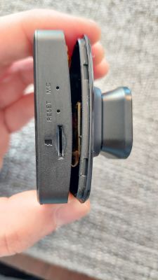 Rejestrator Navitel R250 DUAL - jak zmienić baterię?