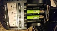 Comparing AAA Varta Ready2use 1000mAh and Eneloop Pro 930mAh Rechargeable Batteries
