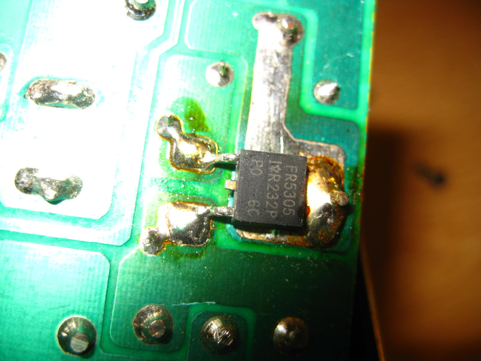 Tranzystor FR5305 - Czy identyfikacja IR232P PO6C ma znaczenie przy ...