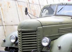 Jak usunąć farbę z bocznych kierunkowskazów samochodu?