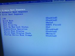 Zdjęcie ekranu BIOS z ustawieniami startowymi komputera Lenovo Thinkcentre M72e.