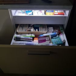 Jak załączać oświetlenie LED w szufladach? Krańcówka czy inne rozwiązanie?