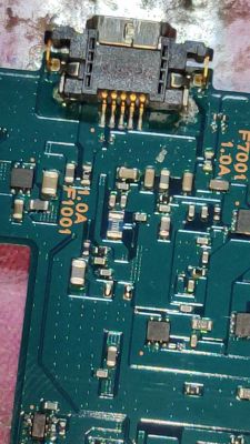 Brak ładowania i wykrywania konsoli PSP-3004 przez port mini USB - podejrzane bezpieczniki