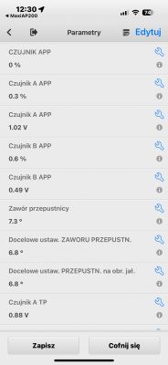 Zrzut ekranu aplikacji diagnostycznej z parametrami samochodu.