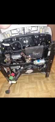 Jak zamontować fotele elektryczne z pamięcią w Audi A5 8T?