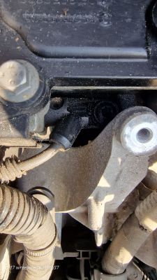 Peugeot 308sw 16 hdti z 2013 rok. Gdzie znajduje się czujnik położenia wałka rozrządu?