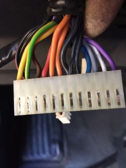 Jak rozpoznać model alarmu samochodowego z Honda CR-V 2002?