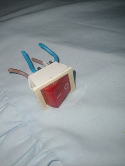 Jak podłączyć tubę? - Poprzedni właściciel ma zmostkowane wyjścia na głośniki