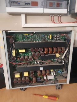 [Sprzedam] UPS SIEMENS USV P3000 (3,0 kVA)- Sprzedane
