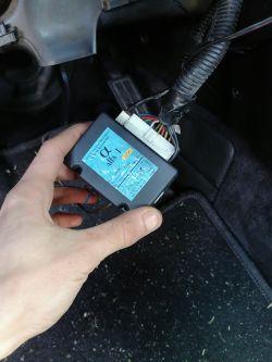 Włączanie alarmu w VW Passat B4 po otwarciu kluczykiem - jak obejść?