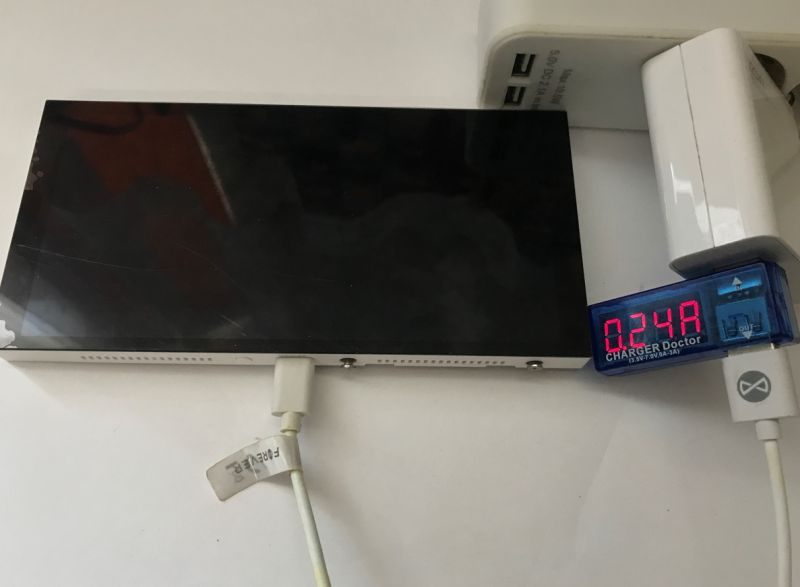 Aqara Panel Hub S1 Plus – Smart Control Panel Aqara S1 Plus control panel with large touchscreen, showing tiles for lighting and live camera view.